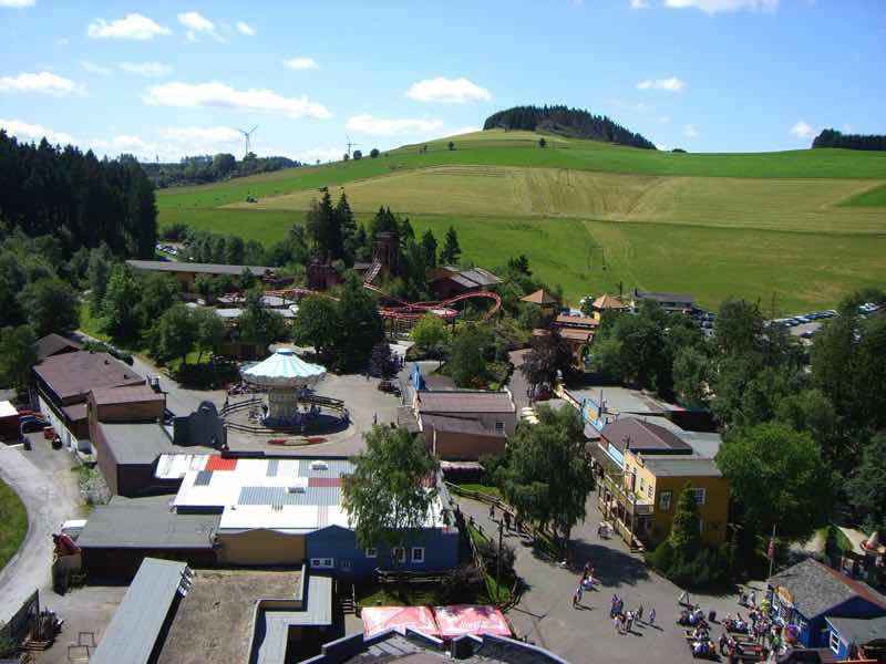 Blick vom Süd-Balkon ins Tal